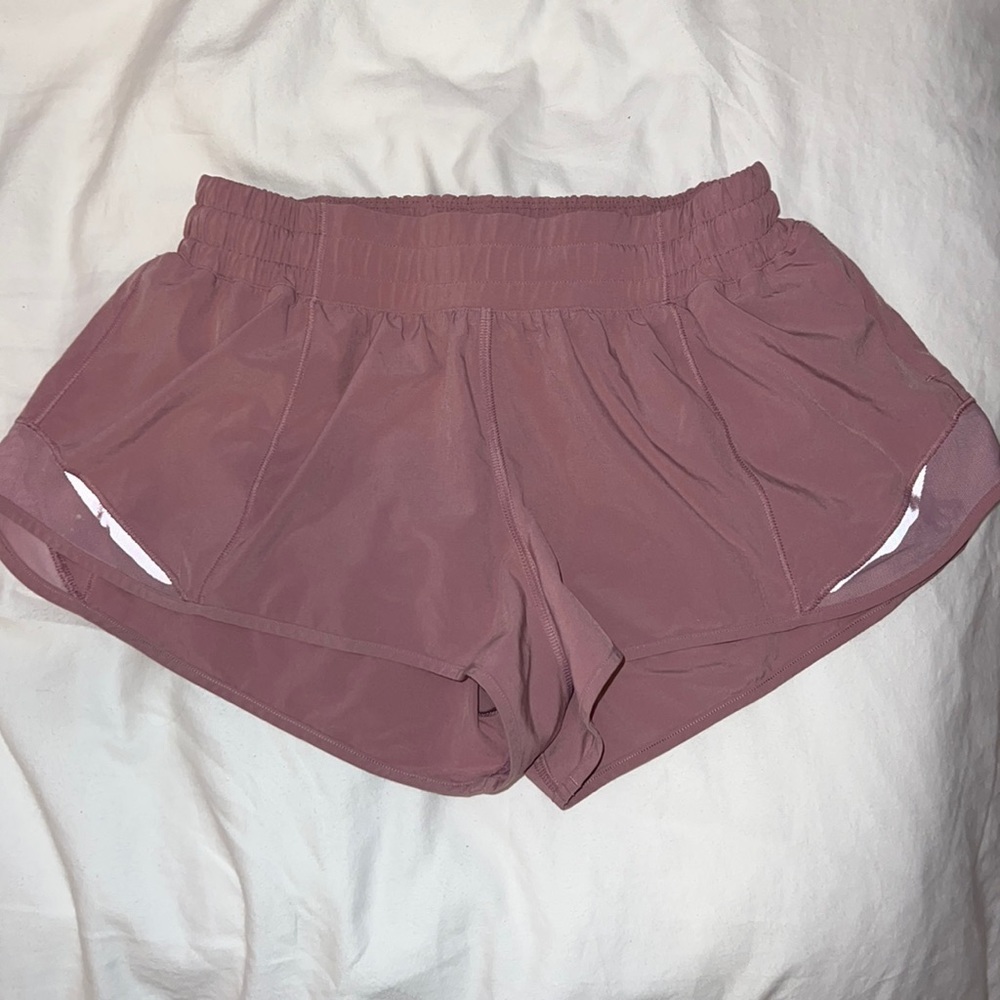 Lululemon hotty hot shorts 2.5”